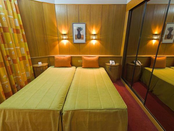 Hotel Alif Campo Pequeno : photo 5 de la chambre chambre lits jumeaux