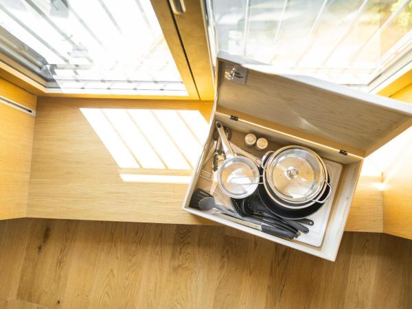 SET Hotel.Residence by Teufelhof Basel : photo 1 de la chambre studio avec kitchenette - vue sur jardin