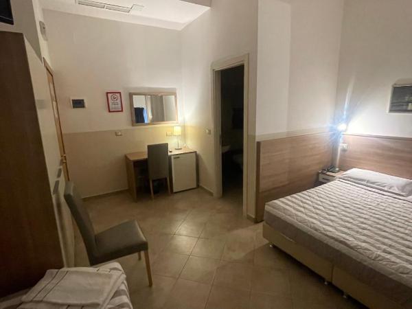 Hotel Montecarlo : photo 2 de la chambre chambre triple classique