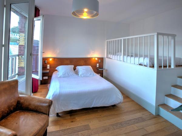 Hotel Le Rayon Vert : photo 2 de la chambre chambre triple avec baignoire spa - vue sur ville