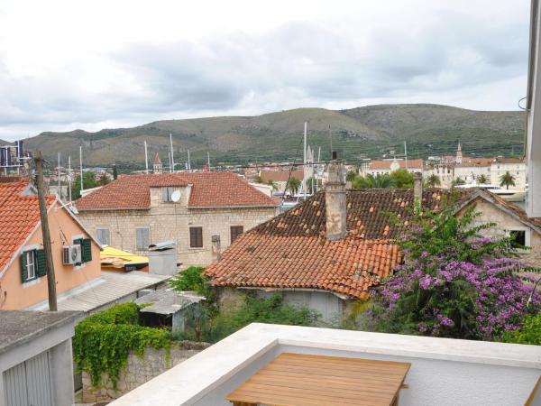 Villa Lučica Trogir : photo 9 de la chambre appartement 1 chambre avec balcon