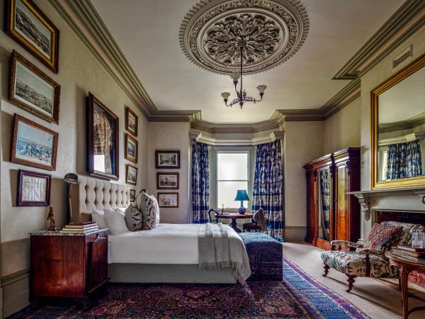 The Corinda Collection : photo 1 de la chambre chambre lit king-size alfred crisp - vue sur mer