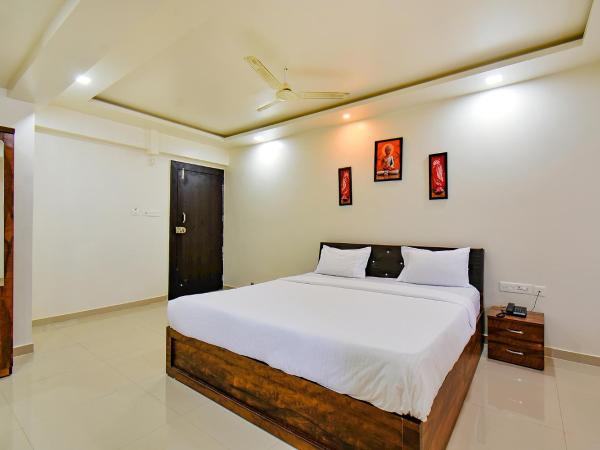 FabHotel White House : photo 2 de la chambre chambre deluxe