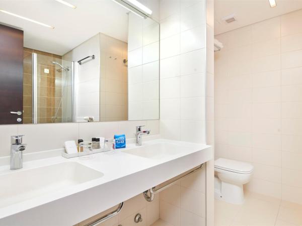 Hotel Molindrio Plava Laguna : photo 6 de la chambre suite avec balcon