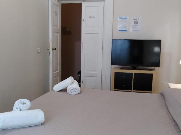 CconfortHotels R&B Dolci Notti - SELF CHECK IN : photo 9 de la chambre chambre lit queen-size avec balcon