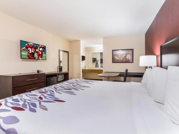 Red Roof Inn Albuquerque - Midtown : photo 4 de la chambre chambre lit king-size supérieure - non-fumeurs