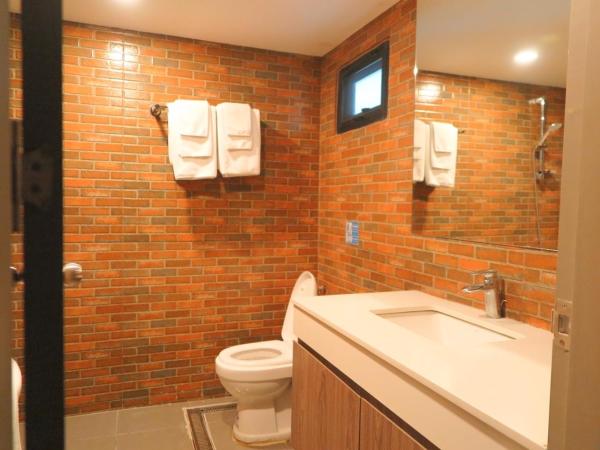 V20 Boutique Jacuzzi Hotel - SHA Extra Plus : photo 5 de la chambre chambre exécutive deluxe