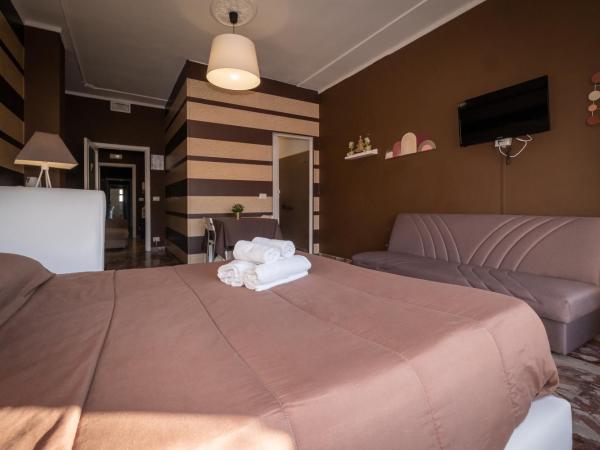 CconfortHotels R&B Semplici Emozioni - SELF CHECK IN : photo 6 de la chambre chambre double