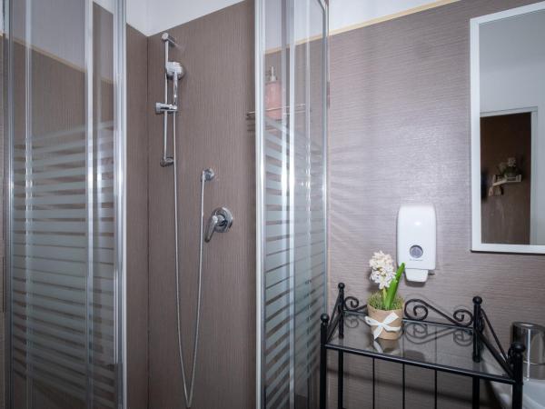 CconfortHotels R&B Semplici Emozioni - SELF CHECK IN : photo 9 de la chambre chambre double