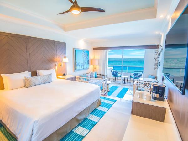 Wyndham Alltra Cancun All Inclusive Resort : photo 1 de la chambre suite junior avec 1 lit king-size - côté océan 