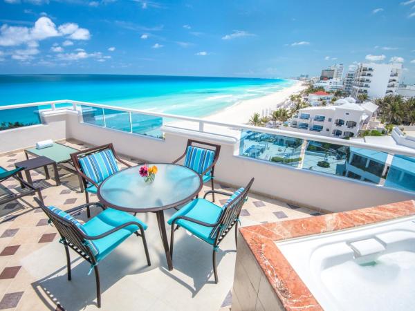 Wyndham Alltra Cancun All Inclusive Resort : photo 3 de la chambre suite présidentielle lit king-size 