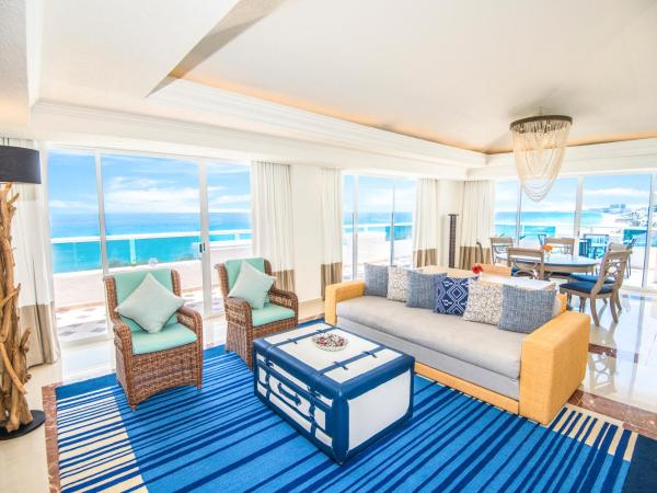 Wyndham Alltra Cancun All Inclusive Resort : photo 4 de la chambre suite présidentielle lit king-size 