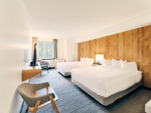 Aava Whistler Hotel : photo 1 de la chambre chambre deluxe avec 2 lits queen-size