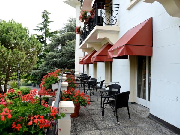 Carlton Lausanne Boutique Hôtel : photo 1 de la chambre chambre double avec balcon