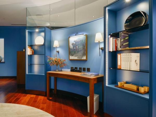 7Shang : photo 1 de la chambre chambre lit king-size - vue sur jardin