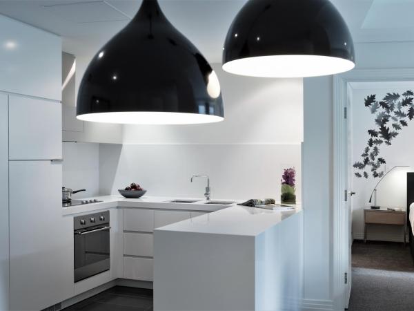 The Como Melbourne : photo 10 de la chambre two bedroom two bathroom apartment with kitchen and with spa bath