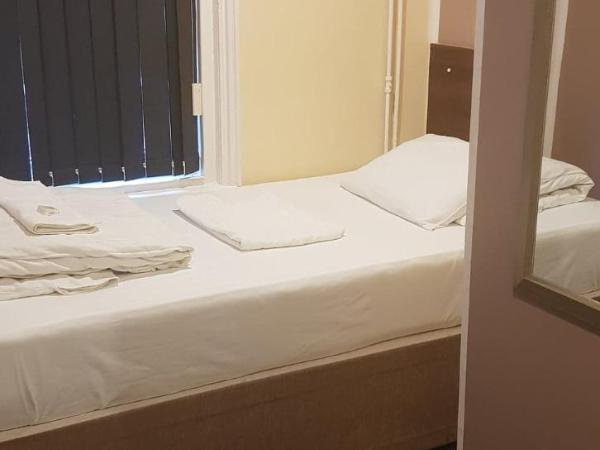 The Royal Windsor Hotel : photo 3 de la chambre chambre simple avec salle de bains 