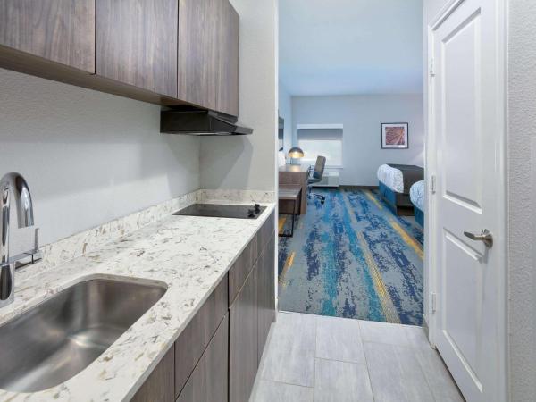 La Quinta Inn & Suites by Wyndham Dallas/Fairpark : photo 1 de la chambre chambre lit king-size deluxe - non-fumeurs