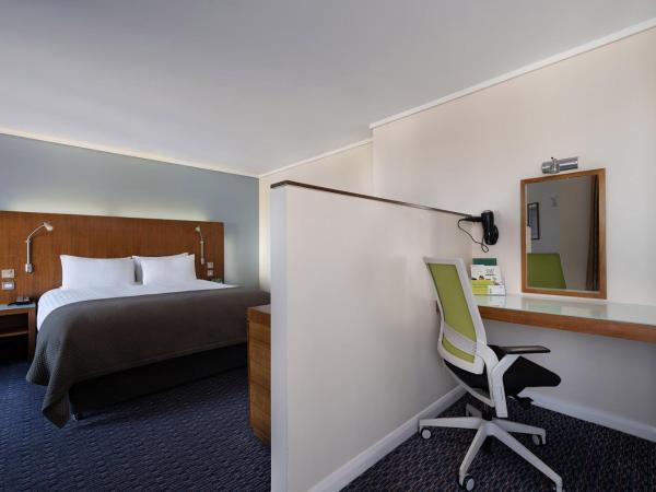 Holiday Inn London Camden Lock, an IHG Hotel : photo 2 de la chambre chambre lit king-size premium avec vue