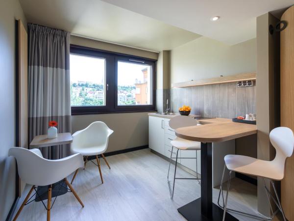 ibis Budapest Castle Hill : photo 5 de la chambre chambre familiale avec kitchenette