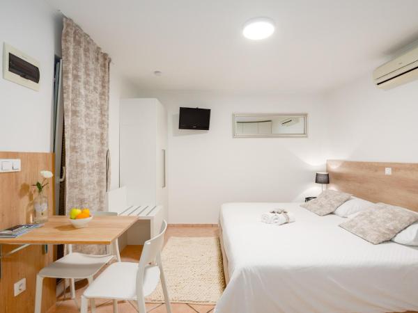 Apartments & Rooms Buble : photo 1 de la chambre studio avec balcon 