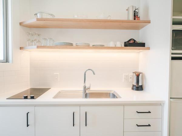 Blue Peaks Lodge : photo 4 de la chambre hébergement 1 chambre avec cuisine