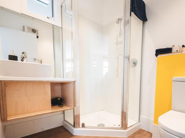 Blue Peaks Lodge : photo 7 de la chambre chambre lit queen-size 