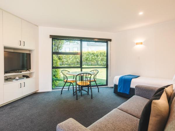 Blue Peaks Lodge : photo 1 de la chambre hébergement 1 chambre avec cuisine