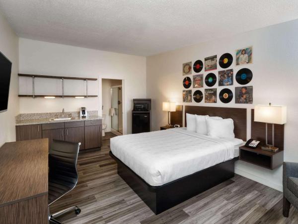 Hillside Crossing Nashville a Ramada by Wyndham : photo 1 de la chambre chambre lit queen-size - non-fumeurs