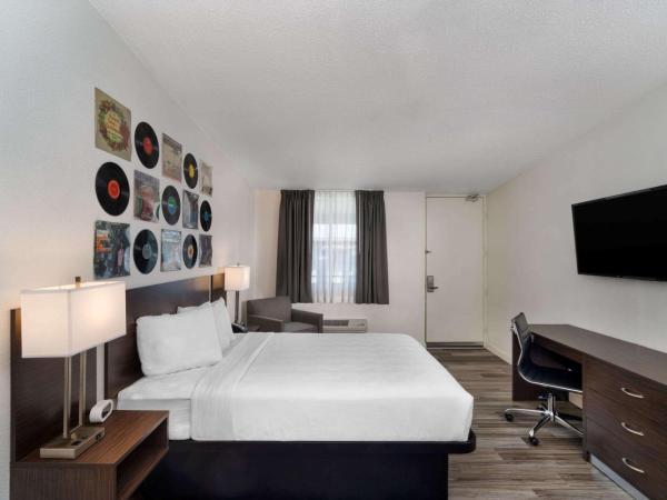Hillside Crossing Nashville a Ramada by Wyndham : photo 5 de la chambre chambre lit queen-size - non-fumeurs