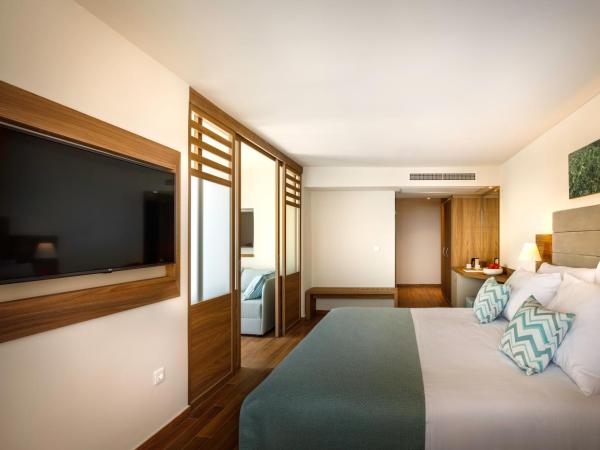 Valamar Bellevue Resort : photo 5 de la chambre room for 2+2 seaview