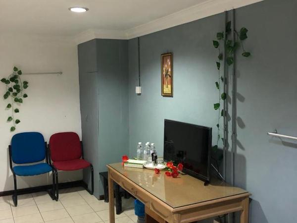 Kapit Hotel : photo 3 de la chambre chambre familiale (5 adultes)