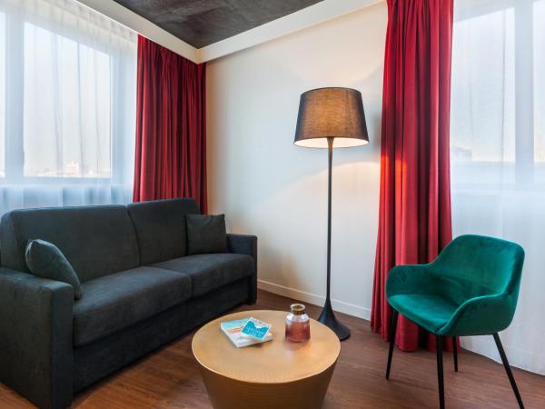 Aiden by Best Western Lorient Centre : photo 9 de la chambre chambre familiale lit queen-size avec canapé-lit