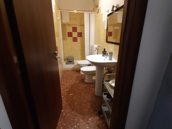 B&B Villa Pia : photo 1 de la chambre chambre lit king-size - vue sur mer