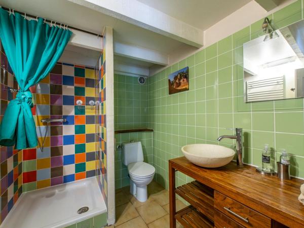 Mas Seraphin : photo 10 de la chambre appartement - vue sur jardin