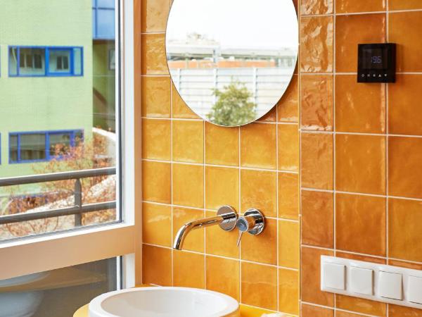 Hotel Not Hotel Rotterdam : photo 3 de la chambre hébergement bibliothèque secrète