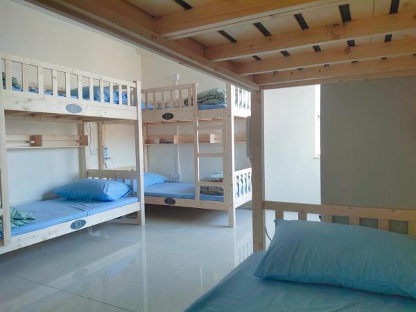 都市小憩青旅 : photo 1 de la chambre lit dans dortoir pour hommes