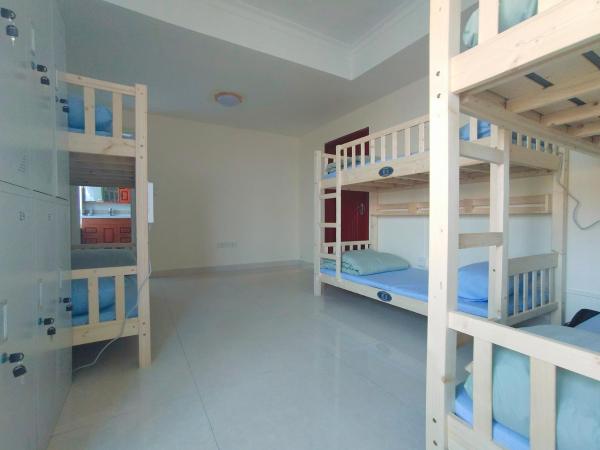 都市小憩青旅 : photo 2 de la chambre lit dans dortoir pour hommes