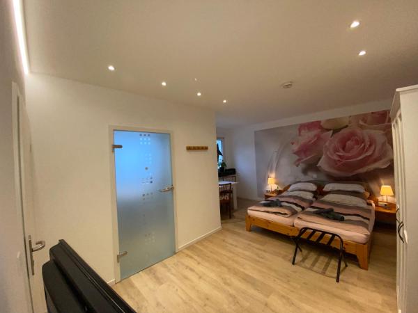 Home-Rose-Garden-Gästehaus kontaktloser Zugang : photo 6 de la chambre chambre double avec salle de bains privative
