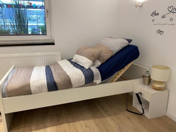 Home-Rose-Garden-Gästehaus kontaktloser Zugang : photo 8 de la chambre chambre double ou lits jumeaux avec salle de bains privative