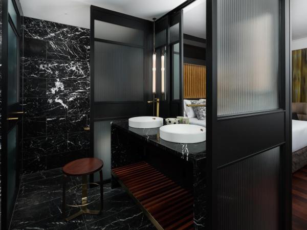 QT Perth : photo 9 de la chambre chambre lit king-size