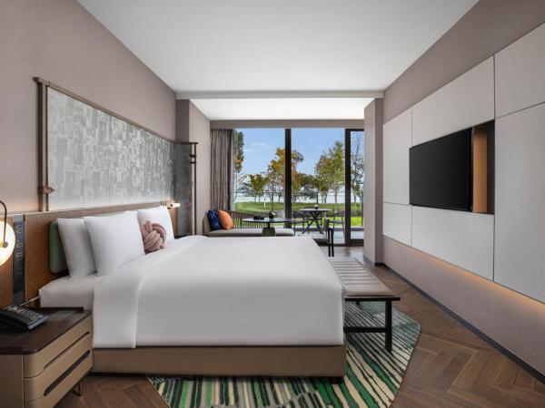 Hotel Indigo Suzhou Yangcheng Lake, an IHG Hotel : photo 1 de la chambre chambre lit king-size standard avec vue
