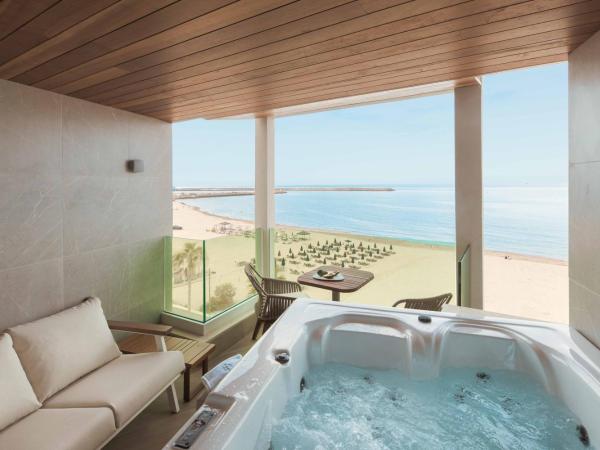 BIO BEACH Boutique Hotel - Adults Only : photo 7 de la chambre suite deluxe avec baignoire spa