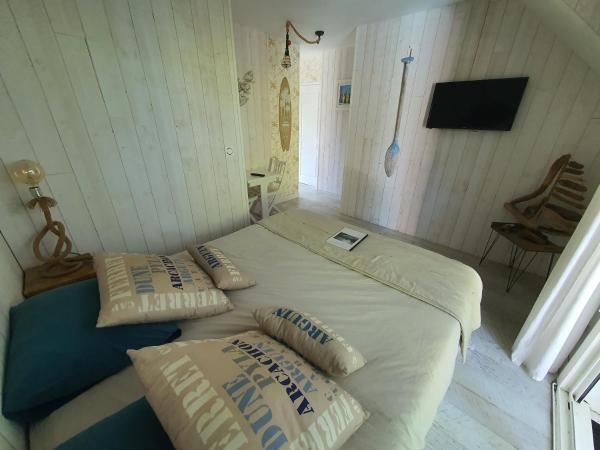 Villa Caraîbes : photo 1 de la chambre chambre double - vue sur piscine