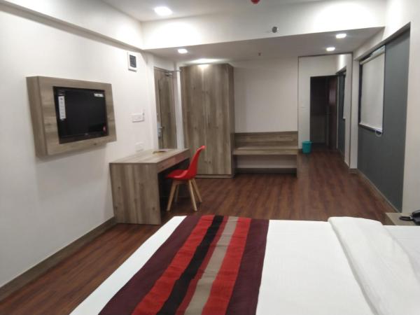 HOTEL INDUS INN : photo 8 de la chambre suite