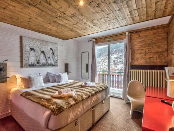 Hôtel La Chaumière : photo 7 de la chambre chambre familiale (2 adultes + 2 enfants) - petit-déjeuner gratuit