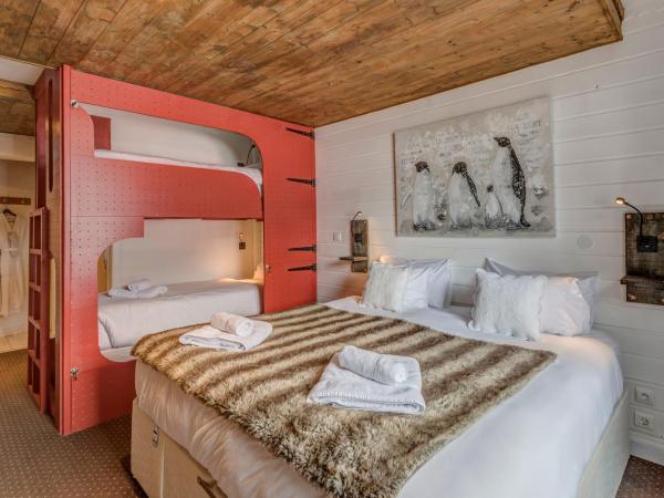 Hôtel La Chaumière : photo 8 de la chambre chambre familiale (2 adultes + 2 enfants) - petit-déjeuner gratuit