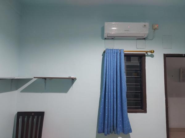 Kabin Kapsul Kayu Jati V Jakarta - Male Only : photo 4 de la chambre chambre simple