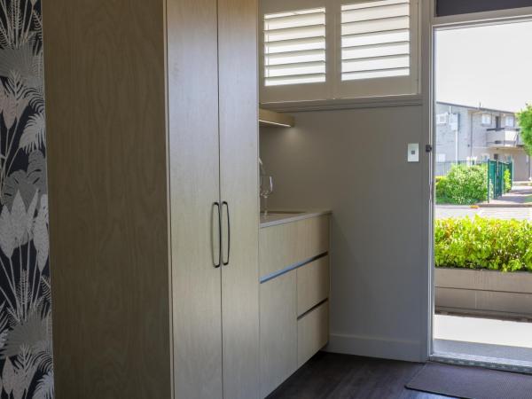 Suncourt Hotel & Conference Centre : photo 6 de la chambre executive double lakeview studio