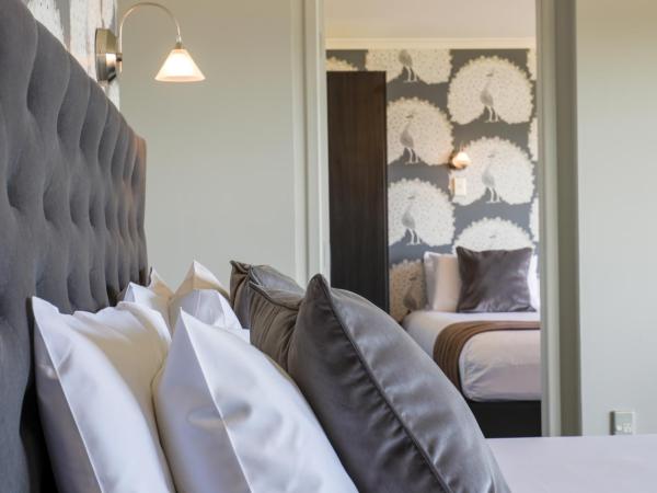 Suncourt Hotel & Conference Centre : photo 1 de la chambre executive one bedroom lakeview unit